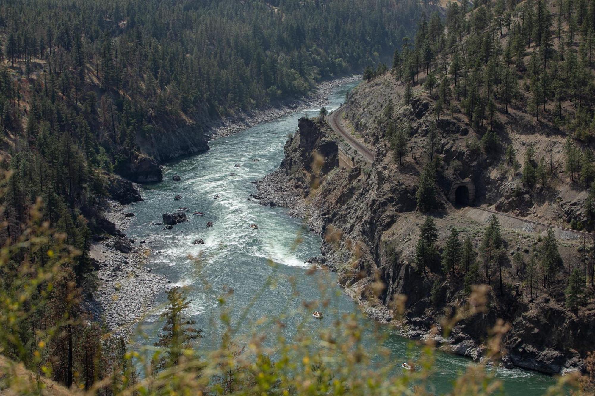 Kumsheen Rafting Resort Lytton Екстериор снимка